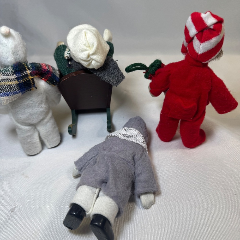 Vintage 1992 Byers Choice The Carolers Winter Sledding Children Set of 4 Baby - Picture 5 of 11